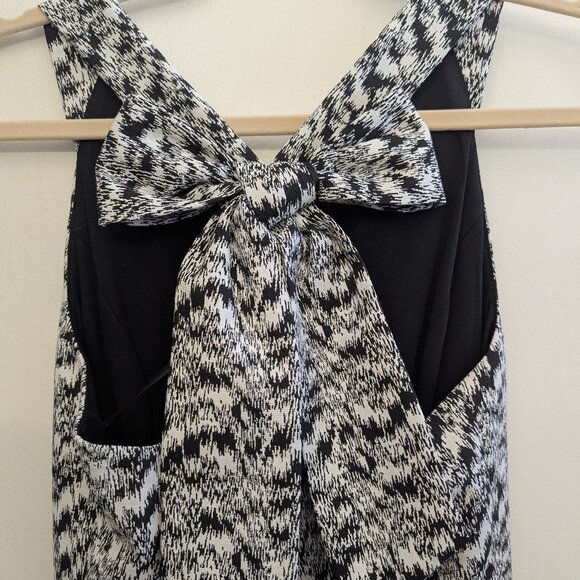 Jessica Simpson Bow-Back Dress, fit and flare, POCKETS, EUC, size 4 - Picture 1 of 7